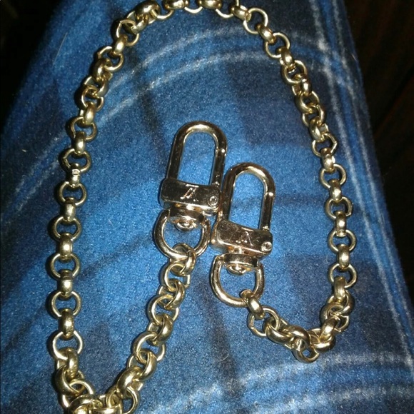 Authentic Luis Vuitton monogram pouch and LV chain totally authentic the chain - Picture 6 of 17